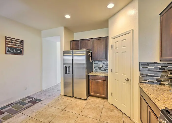 Walk To State Farm Stadium! Family-friendly Escape *