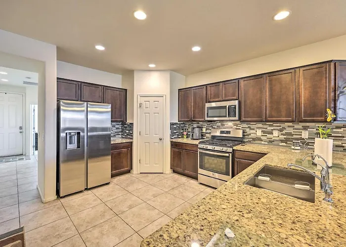 Walk To State Farm Stadium! Family-friendly Escape Holiday home