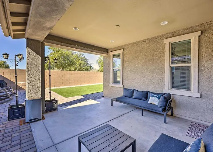 Walk To State Farm Stadium! Family-friendly Escape Holiday home