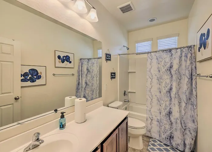 Walk To State Farm Stadium! Family-friendly Escape Holiday home