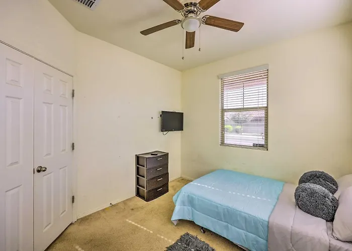 Walk To State Farm Stadium! Family-friendly Escape Holiday home *