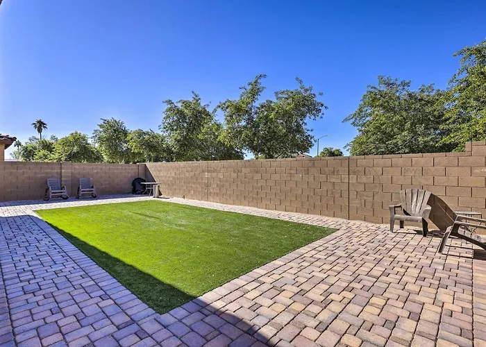 Walk To State Farm Stadium! Family-friendly Escape Holiday home *