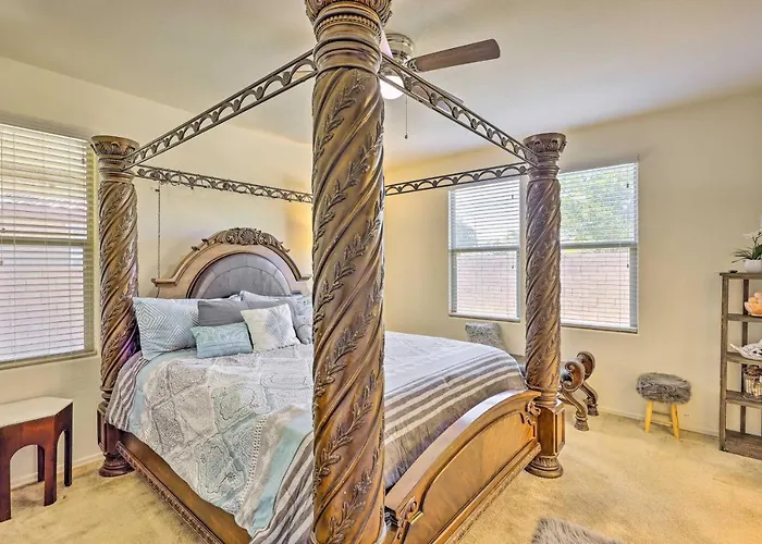 Walk To State Farm Stadium! Family-friendly Escape Holiday home *