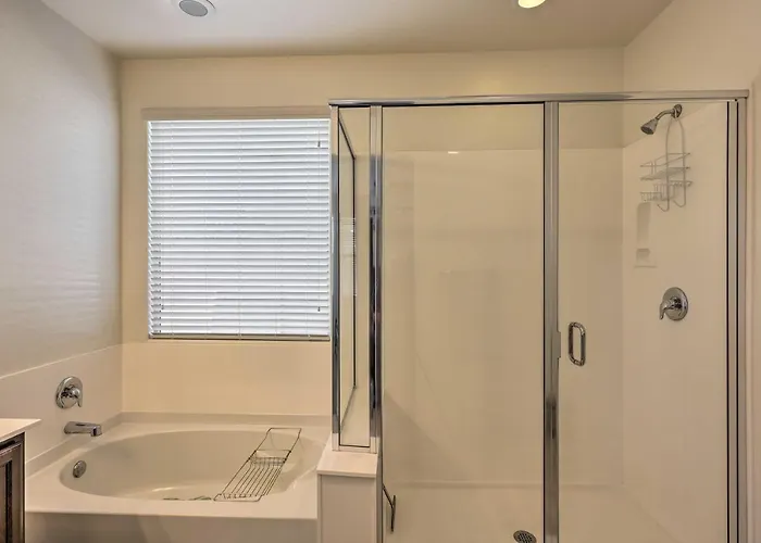 Walk To State Farm Stadium! Family-friendly Escape Holiday home *