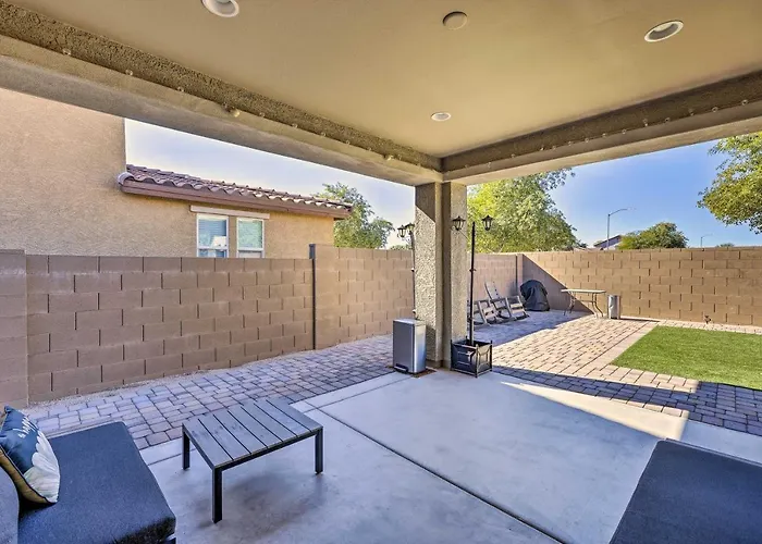 Walk To State Farm Stadium! Family-friendly Escape Holiday home *